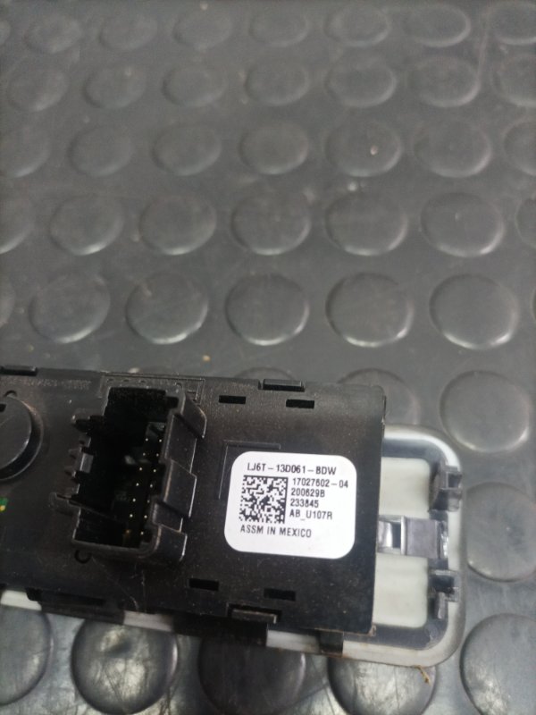 Переключатель света Escape 2020 Mk4 1.5