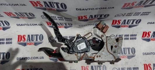 Блок педалей Nissan Rogue 2.5 Блок педалей Nissan Rogue 2.5