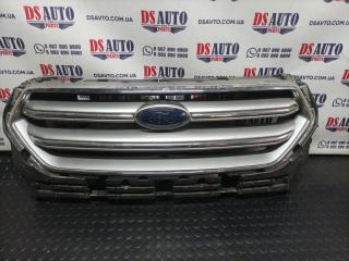 Решетка радиатора передняя Ford Escape 2017
